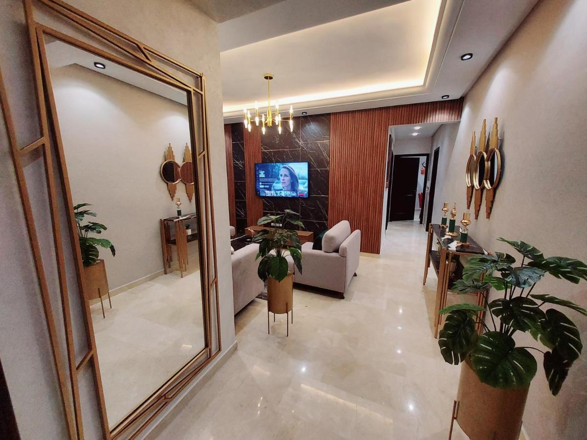 Modern Apartment Opposite The Hassan2 Mosque, Very Well Equipped And Stylish, 85 M2 With Gym And Direct Sea View With Underground Garage , Prohibits Unmarried Couples Of Arab Origin Casablanca Kültér fotó