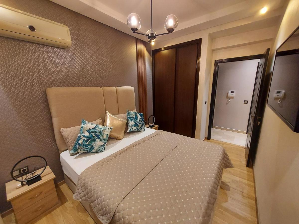 Modern Apartment Opposite The Hassan2 Mosque, Very Well Equipped And Stylish, 85 M2 With Gym And Direct Sea View With Underground Garage , Prohibits Unmarried Couples Of Arab Origin Casablanca Kültér fotó