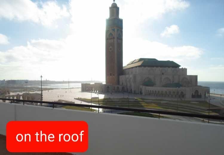 Modern Apartment Opposite The Hassan2 Mosque, Very Well Equipped And Stylish, 85 M2 With Gym And Direct Sea View With Underground Garage , Prohibits Unmarried Couples Of Arab Origin Casablanca Kültér fotó